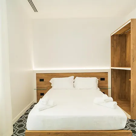 بيت ضيافة Lumea Santa Lucia نابولي
