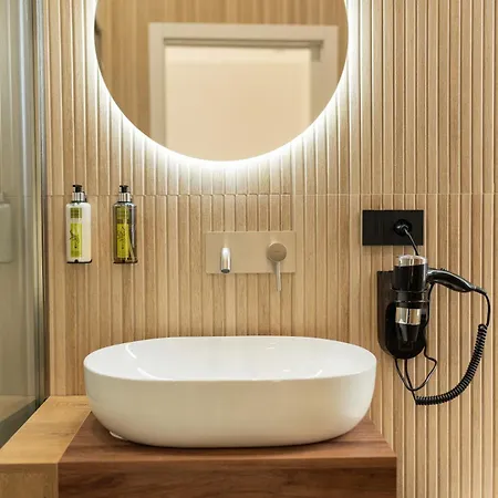 Lumea Santa Lucia بيت ضيافة 3*